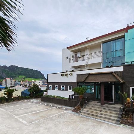 Seongsan Sunrise Pension Seogwipo Exterior photo